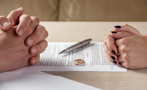 Can You Start Dating While Divorcing? Legal and Personal Considerations